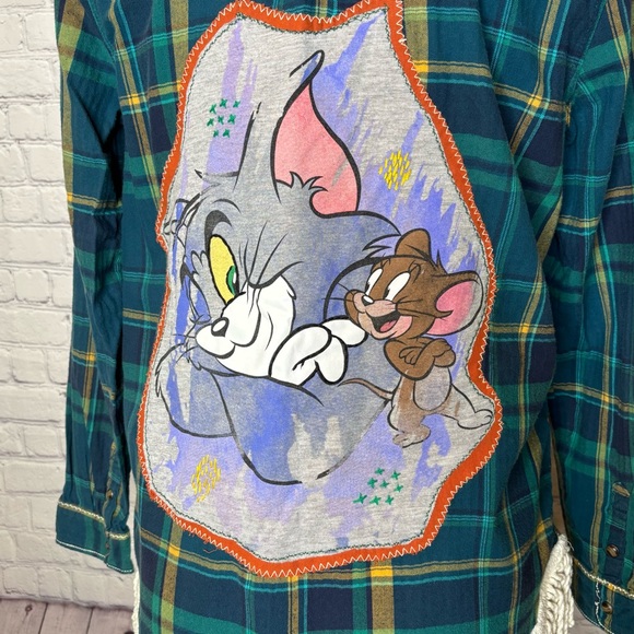 American Eagle Boyfriend Fit Tom and Jerry Green Plaid Shirt with Fringe Size M - Picture 2 of 12